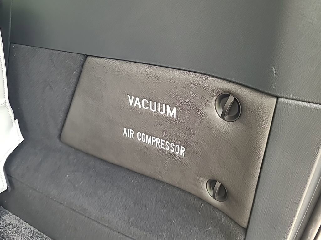 Used 2016 Mercedes-Benz Metris Passenger image 16