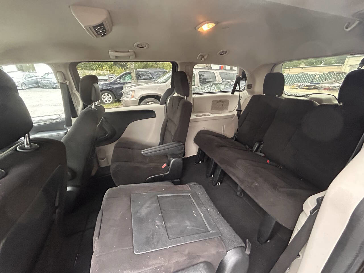 Used 2014 Dodge Grand Caravan SXT image 10