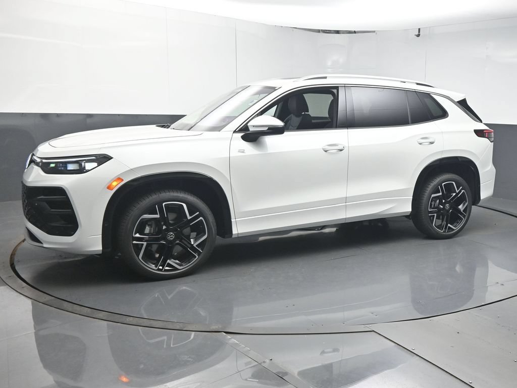 New 2026 Volkswagen Tiguan SEL R-Line AWD/4WD image 4