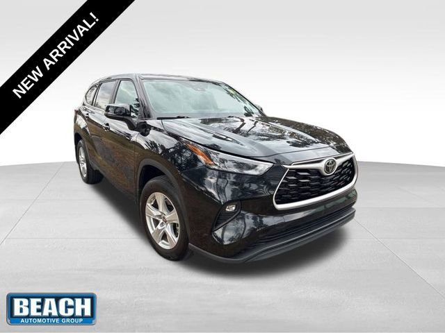 Used 2024 Toyota Highlander LE