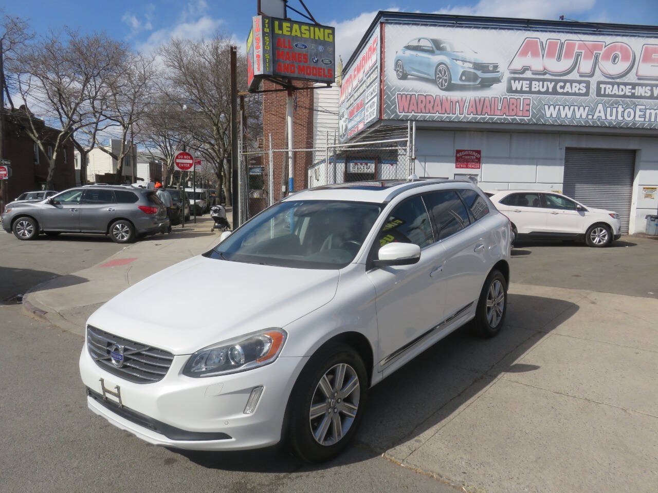 Used 2016 Volvo XC60 T6 Platinum AWD/4WD image 2