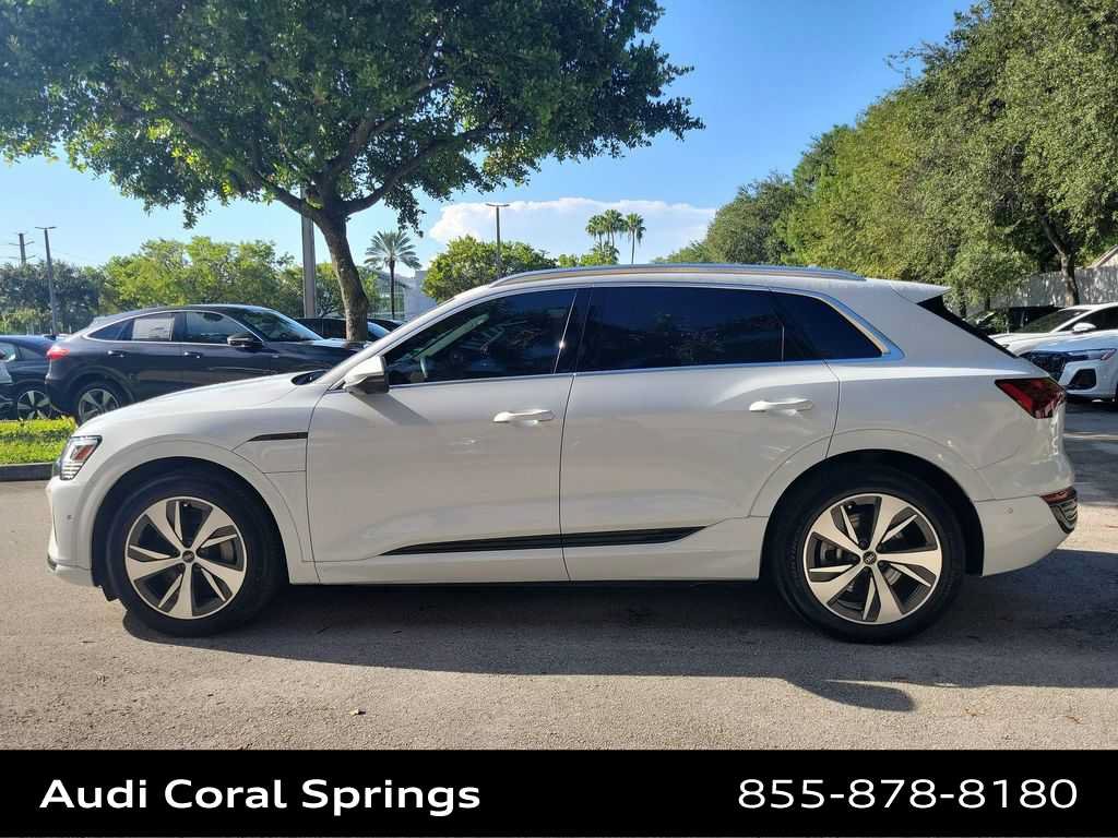 Certified 2024 Audi Q8 e-tron Premium Plus w/ Premium Plus Package AWD/4WD image 11