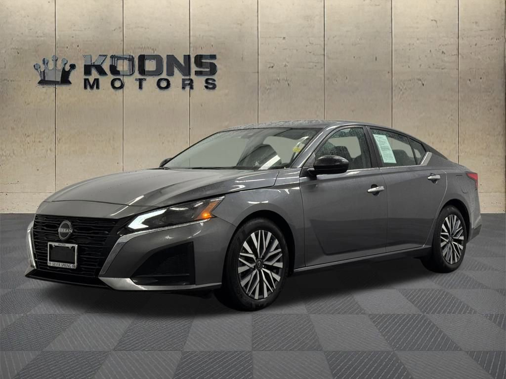 Used 2024 Nissan Altima 2.5 SV video 1