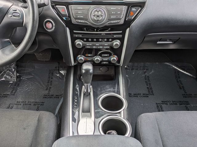 Used 2016 Nissan Pathfinder SV FWD image 19