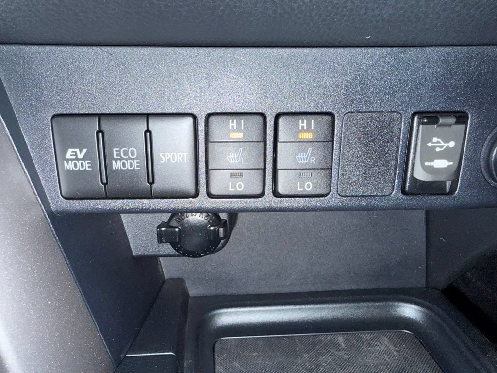 Certified 2018 Toyota RAV4 Limited AWD/4WD image 32