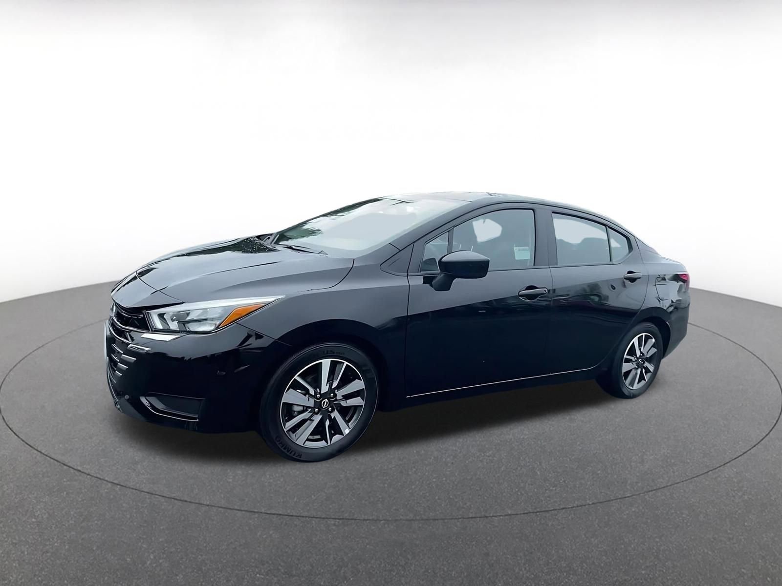 Used 2025 Nissan Versa SV image 8