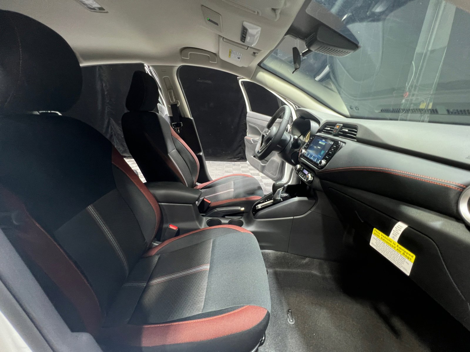 New 2025 Nissan Versa SR w/ Trunk Package image 19