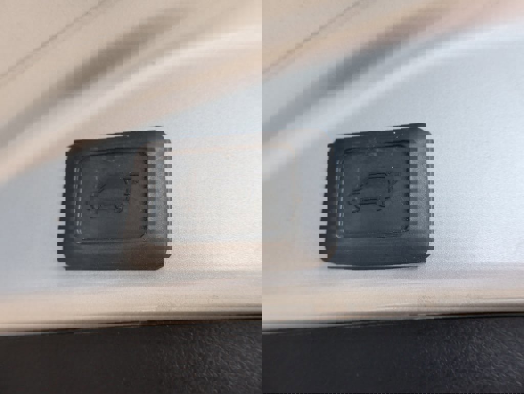 Used 2017 Toyota RAV4 Limited image 17