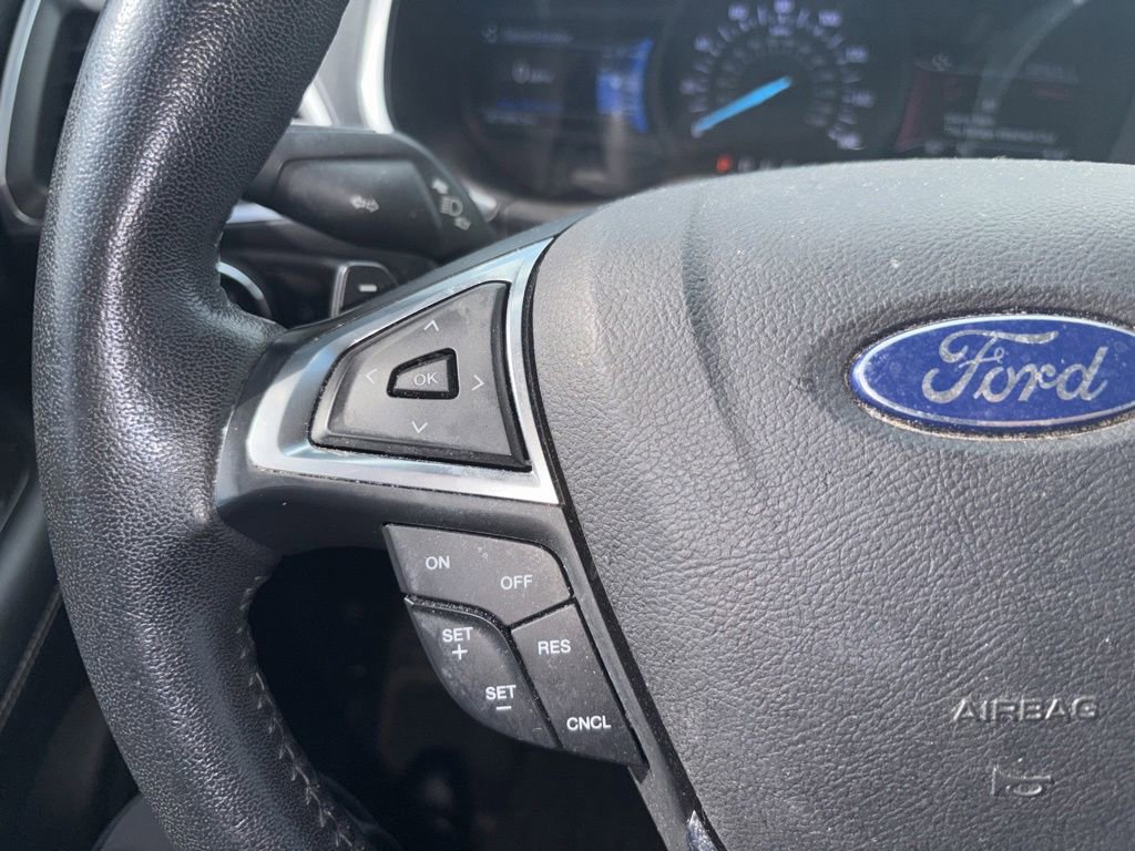 Used 2017 Ford Edge Titanium w/ Technology Package AWD/4WD image 14