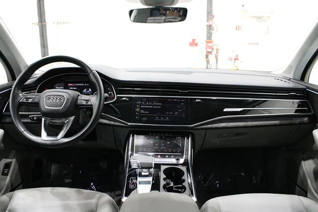 Used 2021 Audi Q7 3.0T Prestige image 29