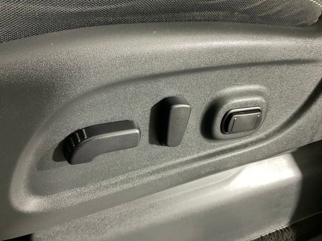 Used 2018 Nissan Titan SV w/ SV Convenience Package image 28