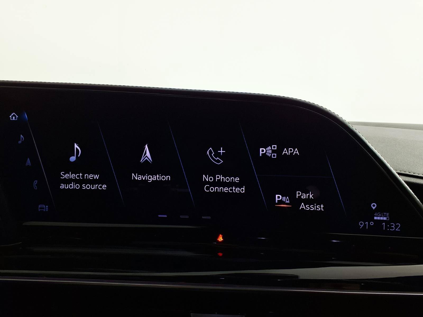 Used 2021 Cadillac Escalade Sport w/ LPO, Illumination Package RWD image 18
