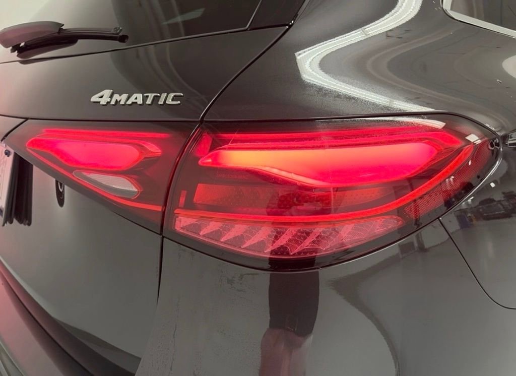 Used 2026 Mercedes-Benz GLC 350e 4MATIC image 9