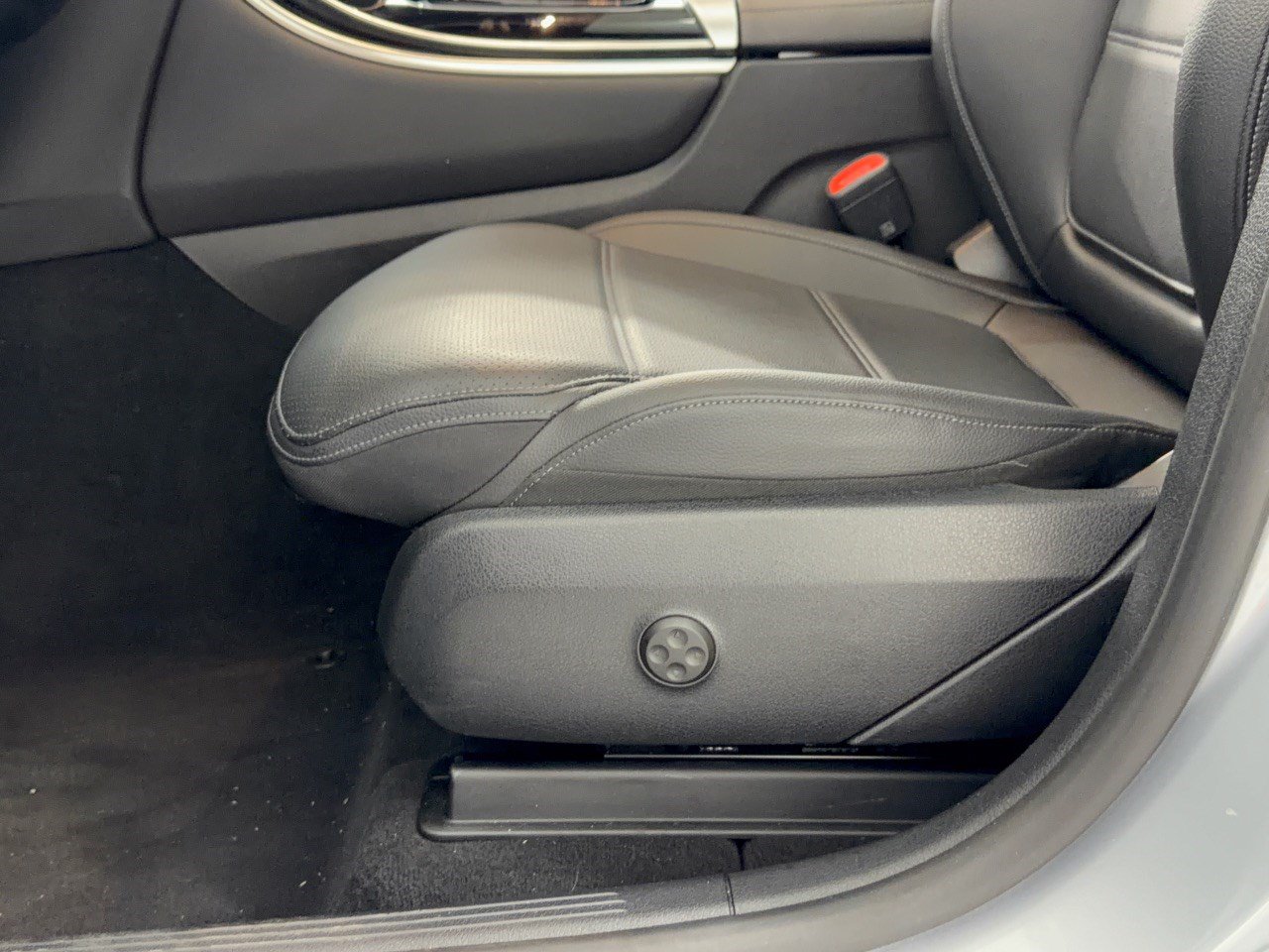 Used 2023 Mercedes-Benz GLC 300 image 16