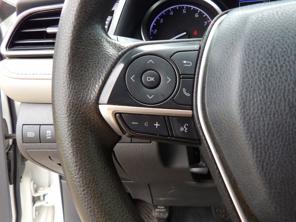 Used 2021 Toyota Camry LE FWD image 14