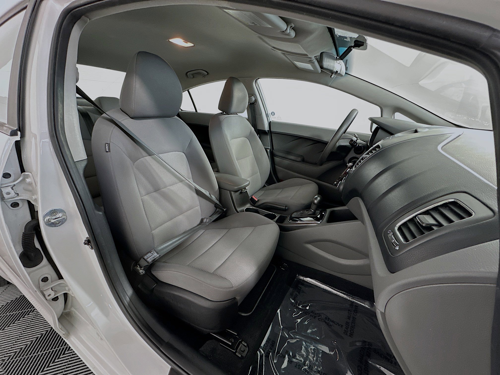 Used 2017 Kia Forte LX image 24