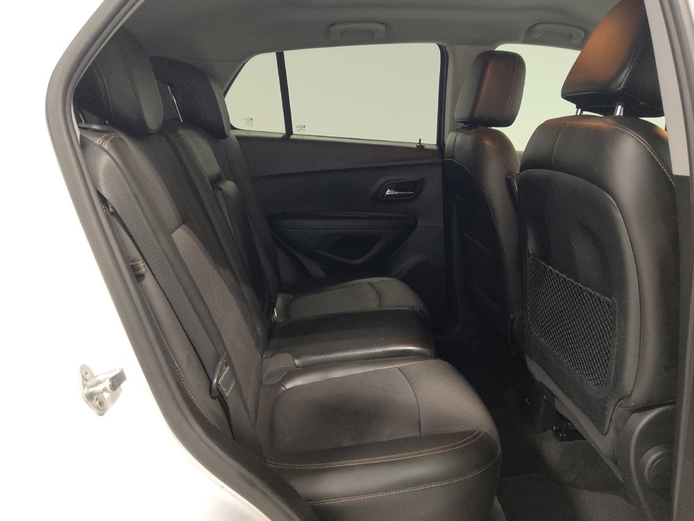 Used 2020 Chevrolet Trax LT w/ Driver Confidence Package FWD image 19