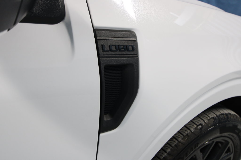 Used 2025 Ford Maverick Lobo AWD/4WD image 36