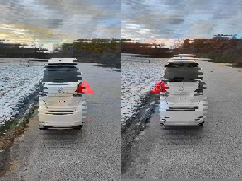 Used 2010 Toyota Venza image 8