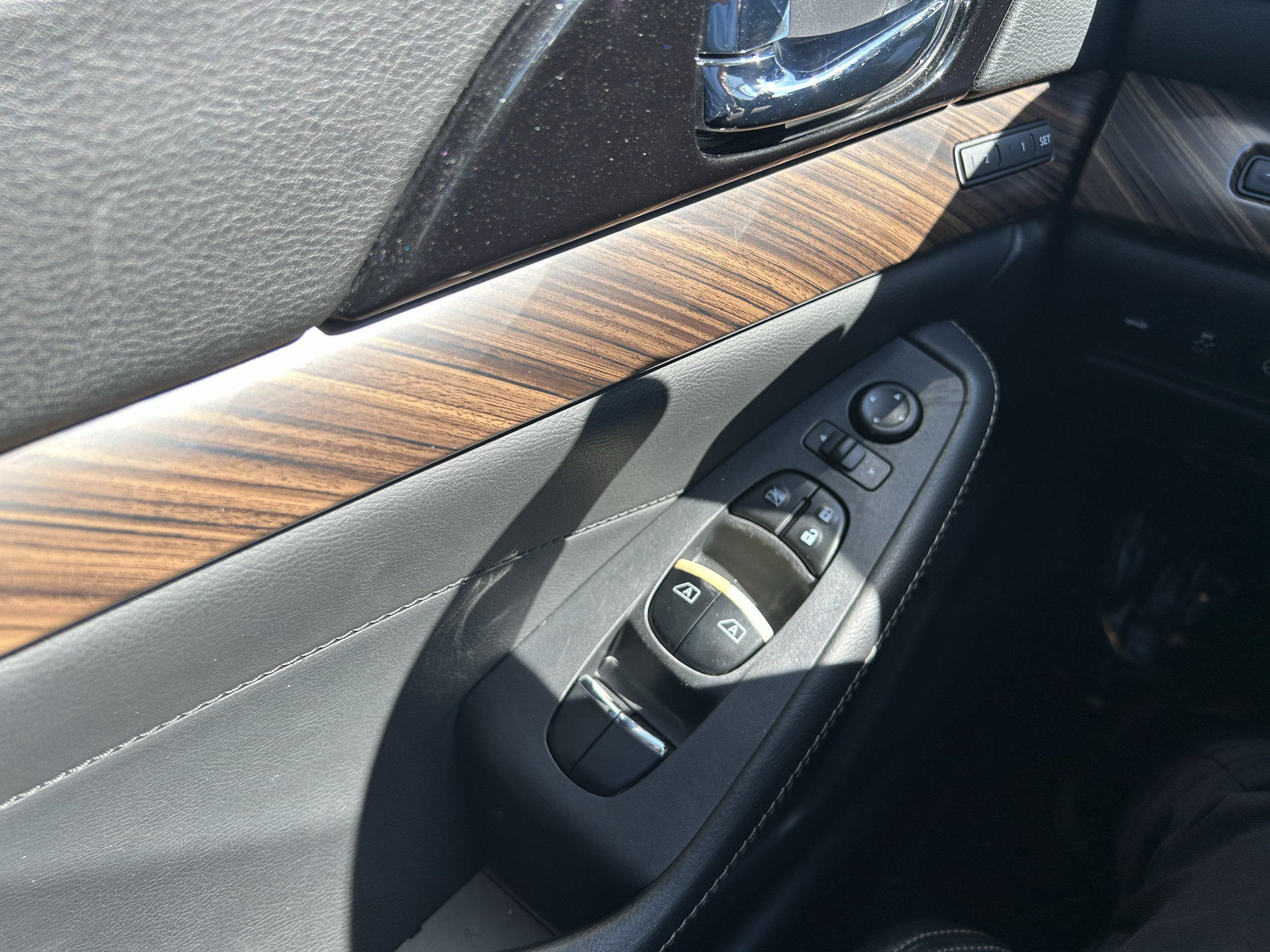 Used 2016 Nissan Maxima Platinum FWD image 17