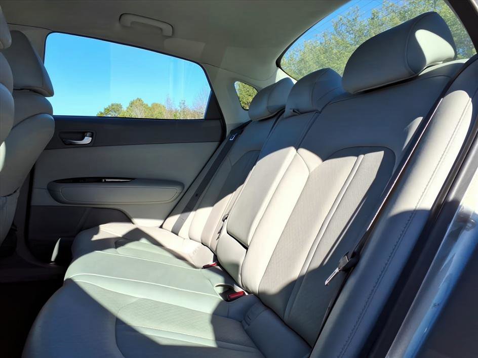 Used 2016 Kia Optima EX image 12