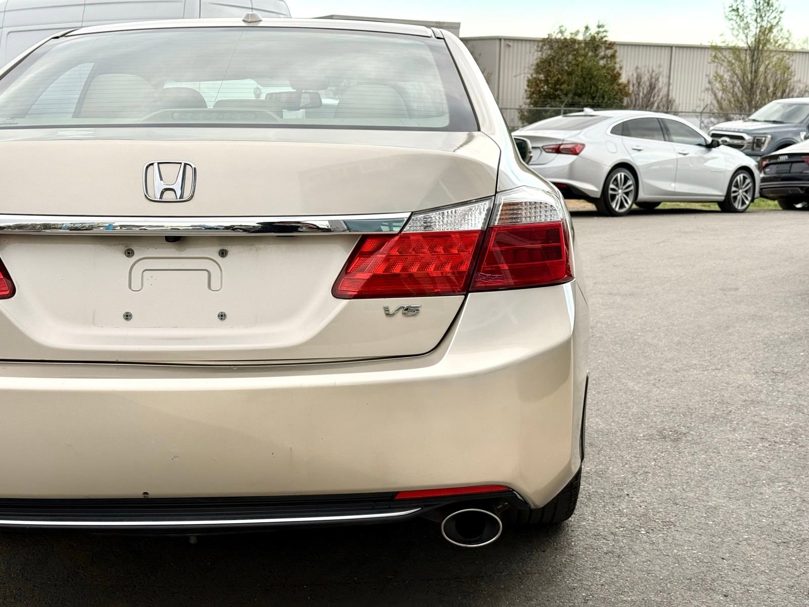 Used 2013 Honda Accord EX-L image 9