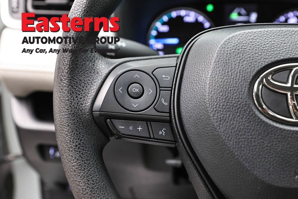 Used 2022 Toyota RAV4 XLE image 15