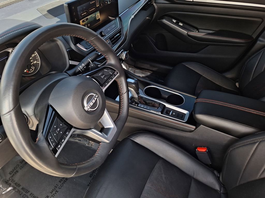 Used 2024 Nissan Altima 2.5 SR w/ SR Premium Package image 10