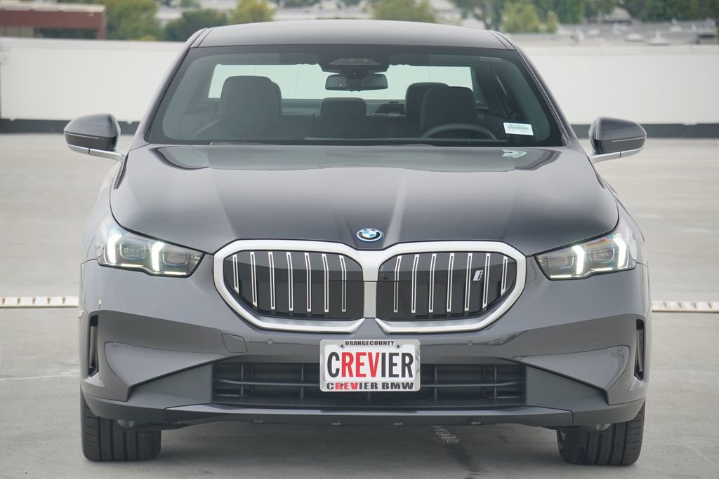 Used 2026 BMW i5 eDrive40 image 2