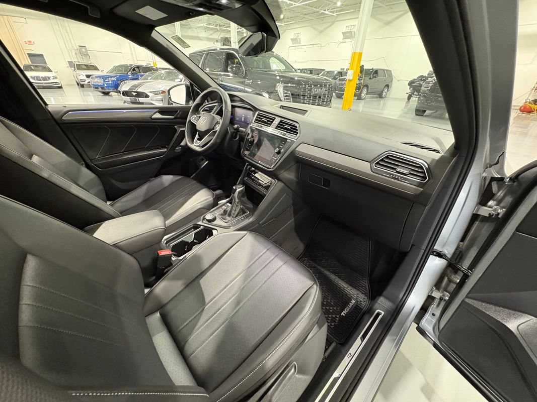 Used 2022 Volkswagen Tiguan SE R-Line AWD/4WD image 46