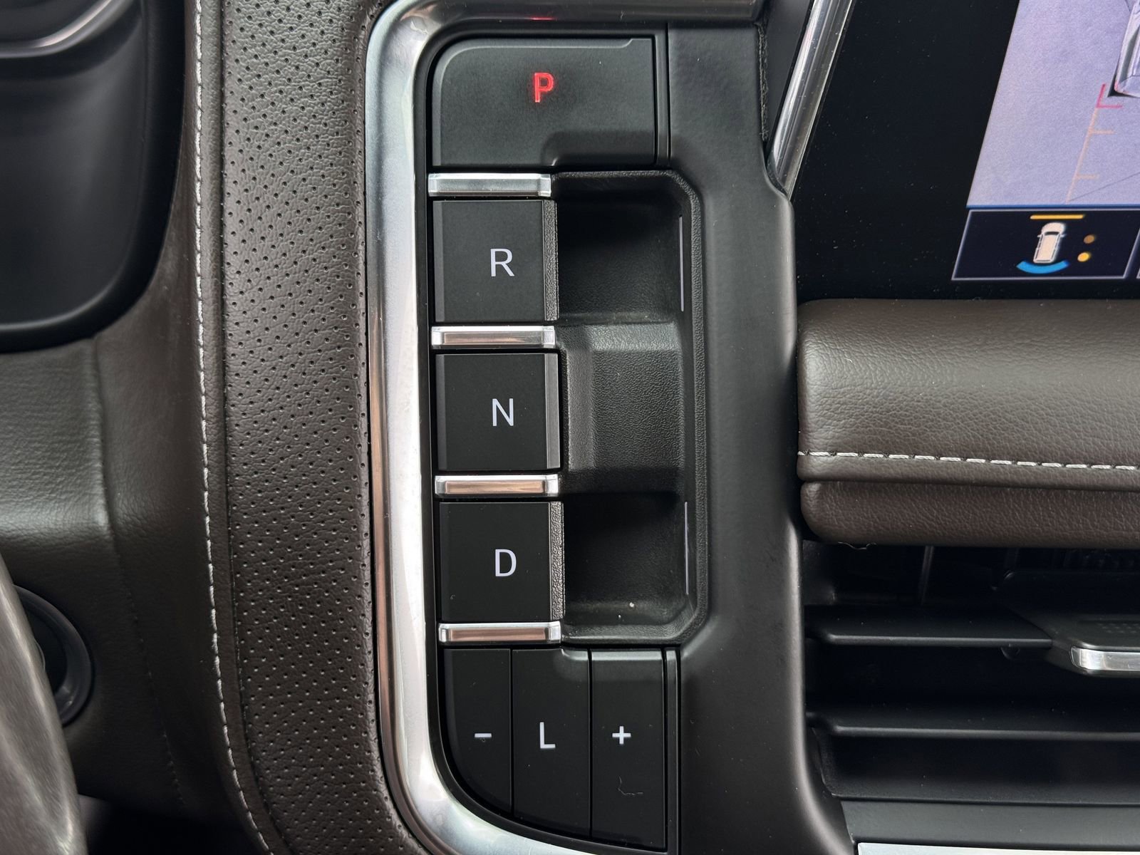 Used 2021 GMC Yukon XL SLT w/ SLT Luxury Package image 22