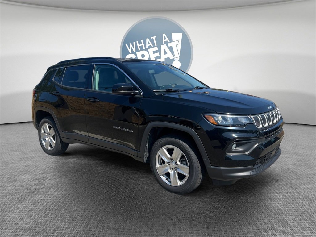 Used 2022 Jeep Compass Latitude image 1