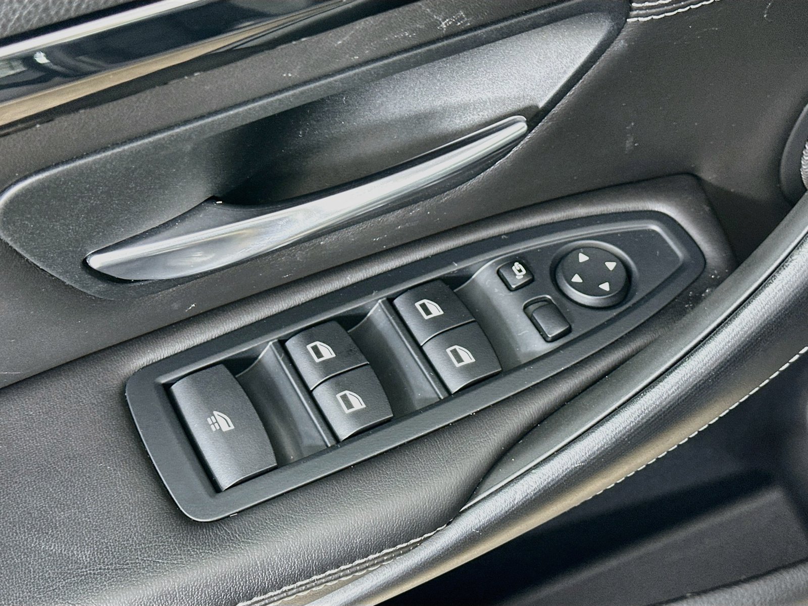 Used 2016 BMW M4 Convertible RWD image 17