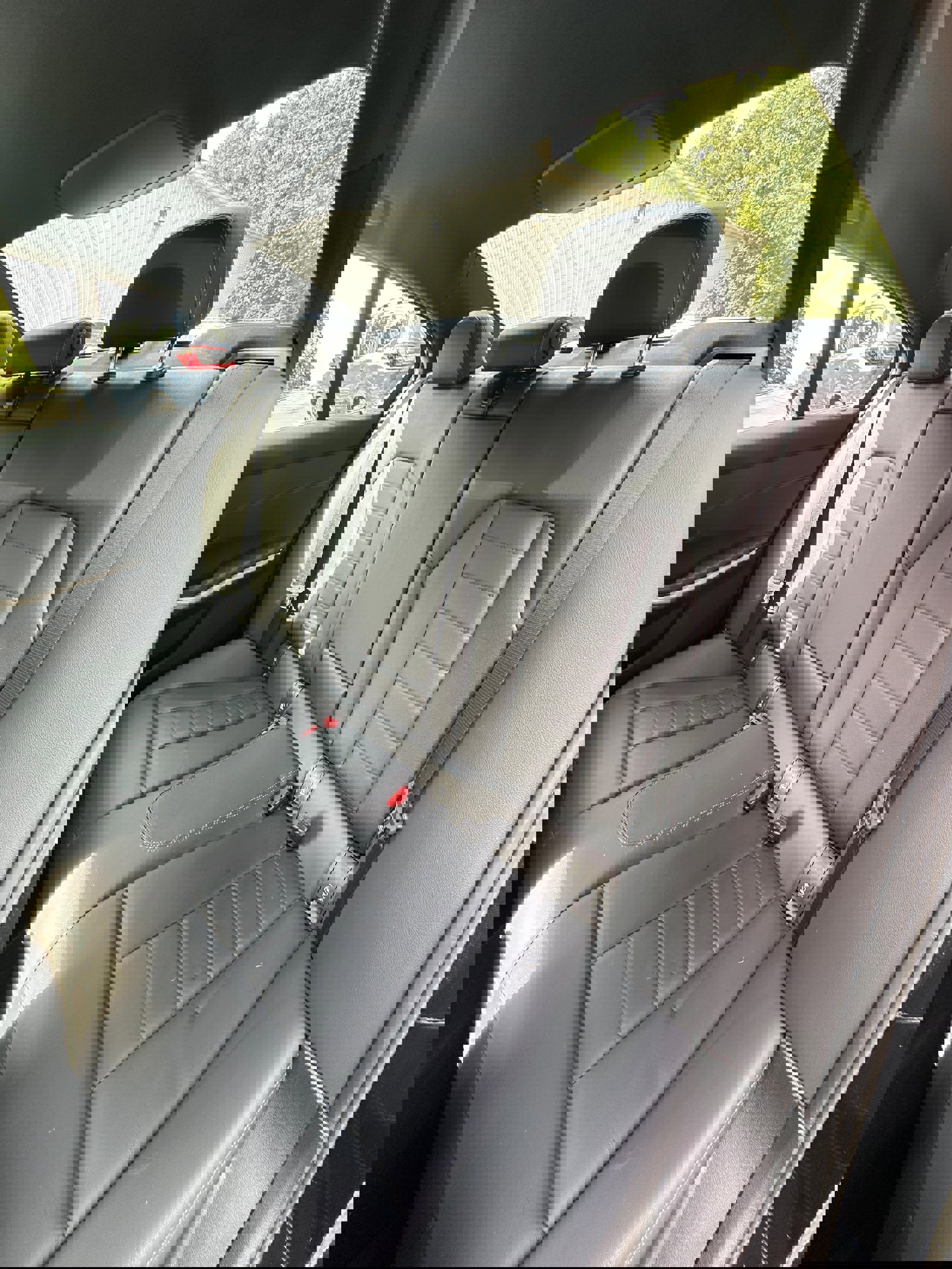 Used 2021 BMW 330e xDrive w/ Convenience Package image 11