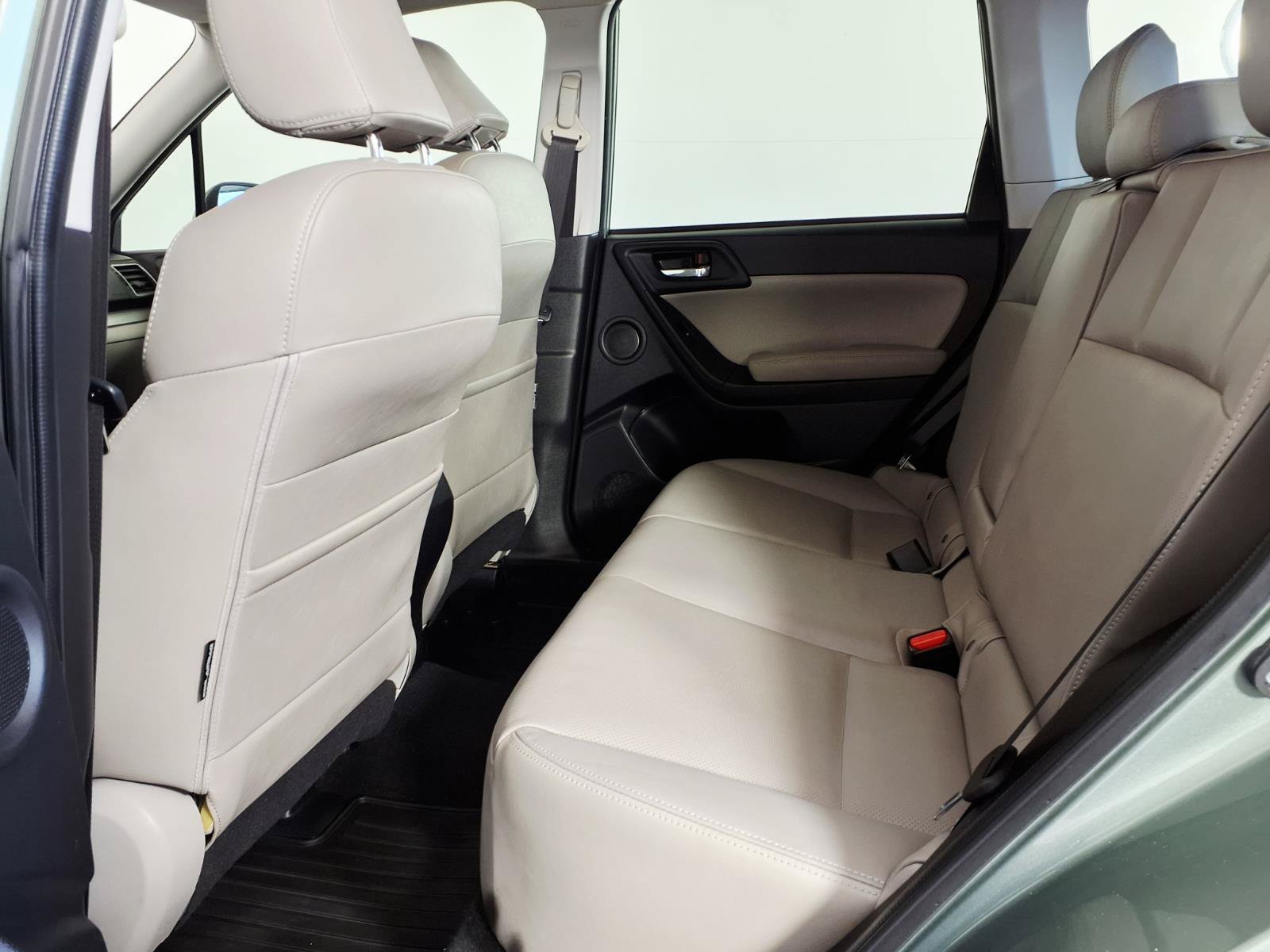 Used 2016 Subaru Forester 2.5i Limited AWD/4WD image 10
