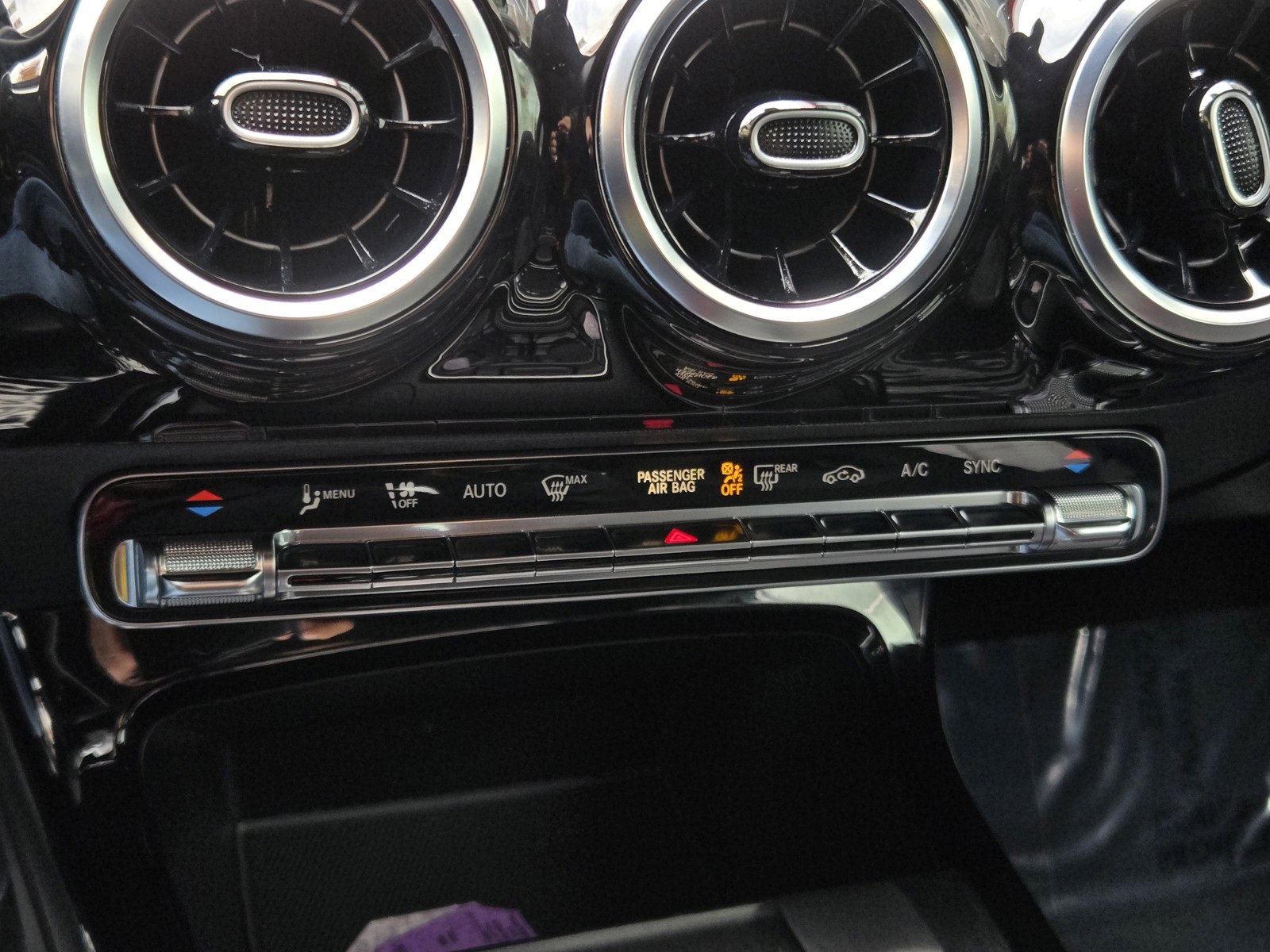 Used 2020 Mercedes-Benz CLA 250 image 21