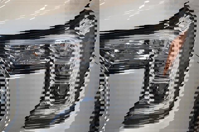 Used 2022 GMC Terrain SLT image 17