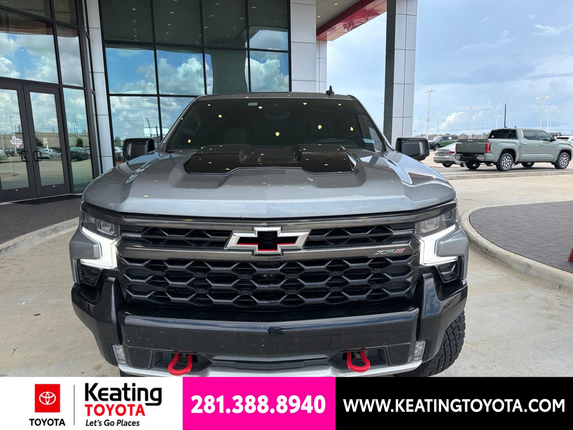 Used 2024 Chevrolet Silverado 1500 ZR2 w/ Technology Package AWD/4WD image 2