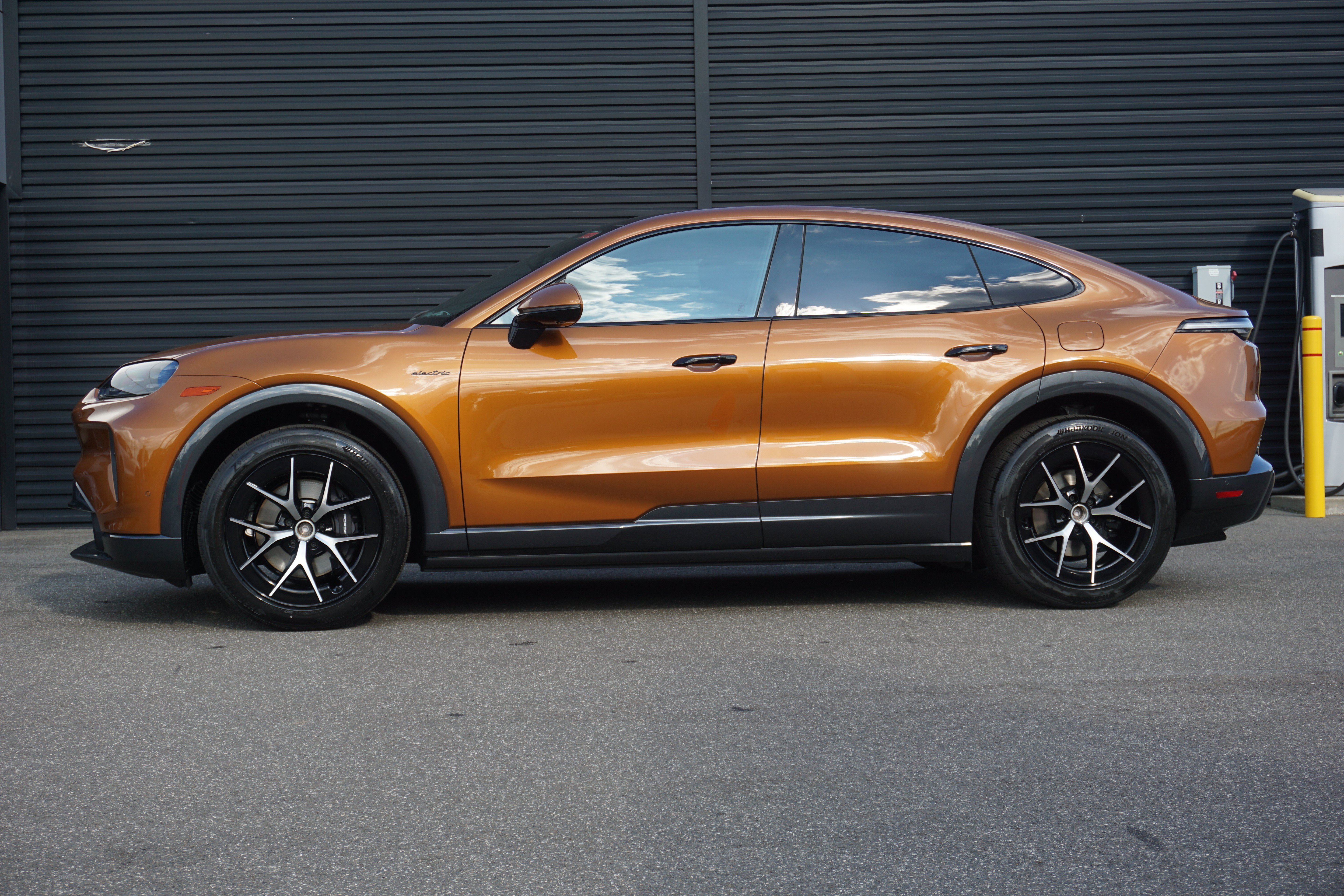 New 2026 Porsche Cayenne Electric Coupe AWD/4WD image 2