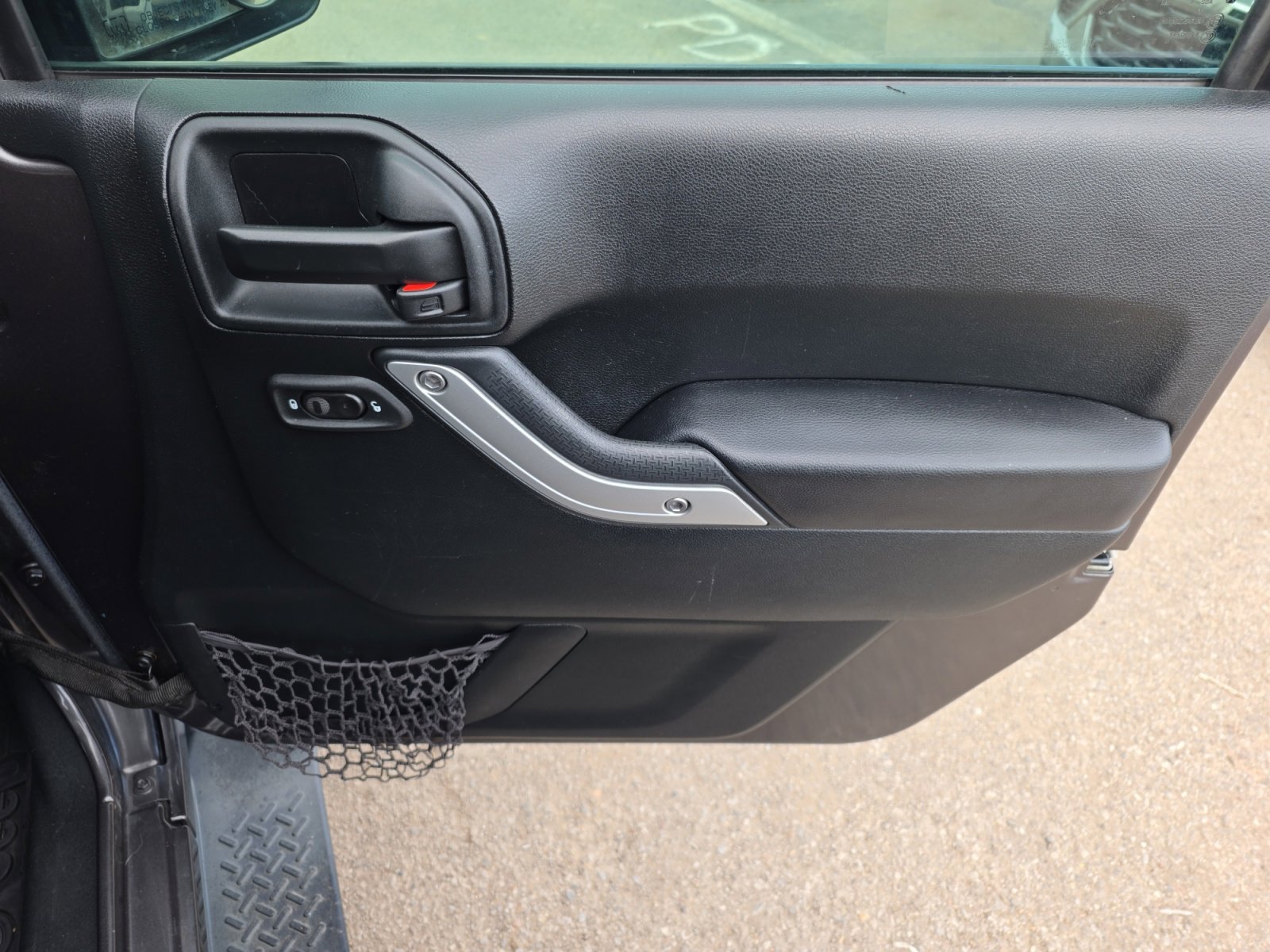 Used 2017 Jeep Wrangler Sahara w/ Connectivity Group image 27