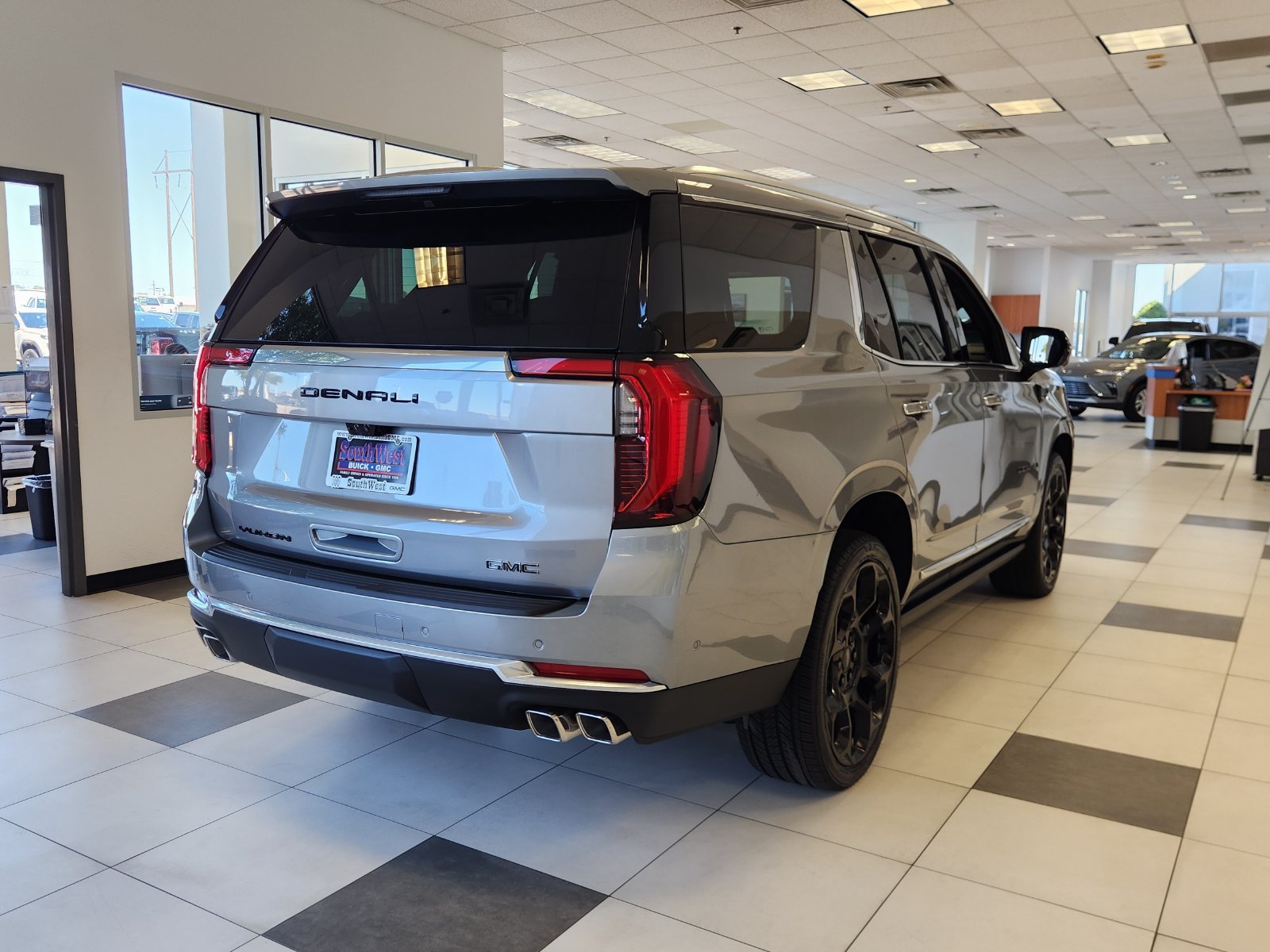 New 2026 GMC Yukon Denali w/ Denali Reserve Package AWD/4WD image 4