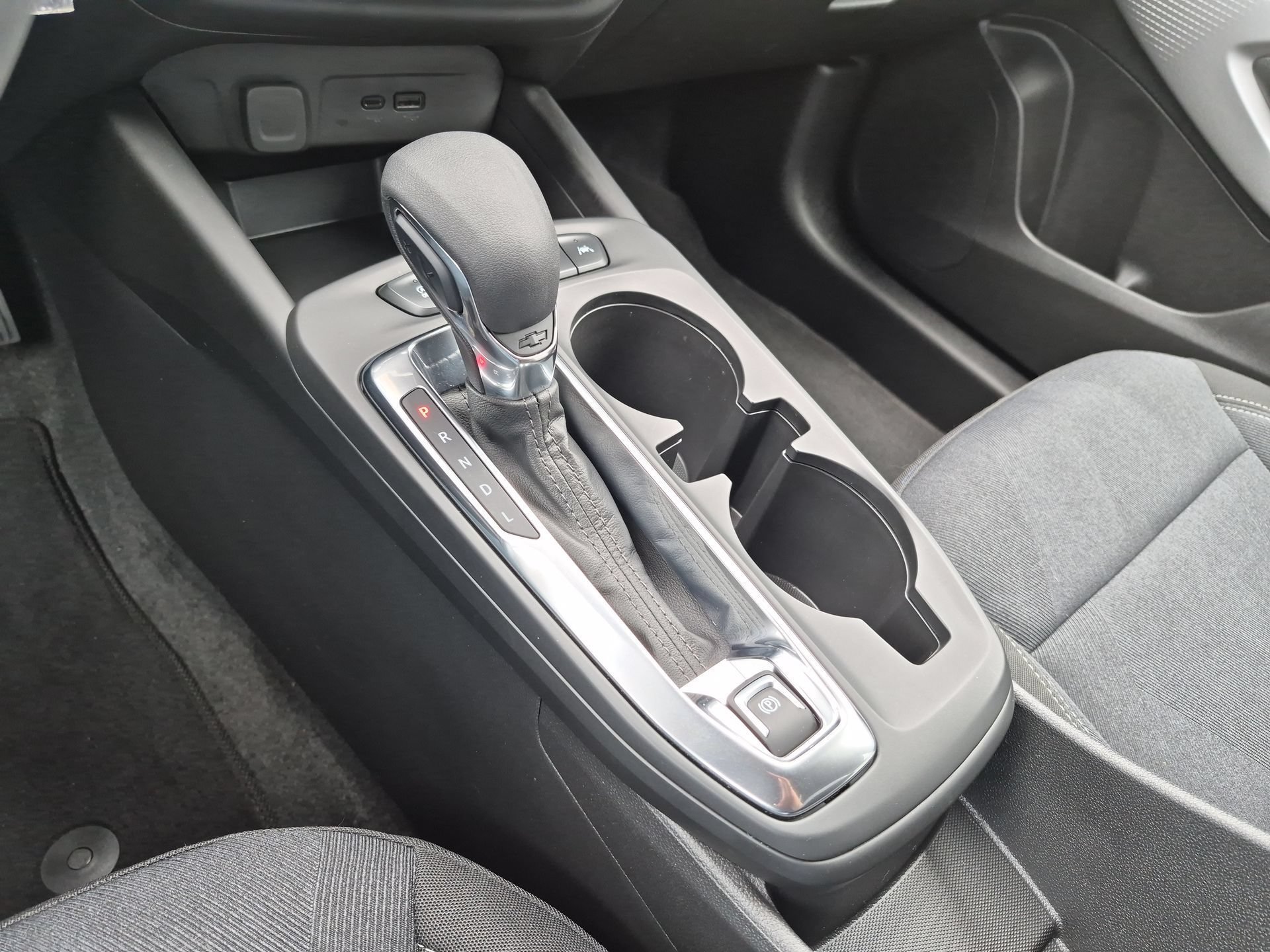 Certified 2025 Chevrolet Trax LS FWD image 16