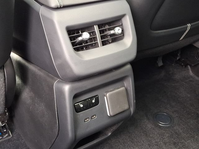 Certified 2025 Cadillac Optiq Luxury 2 w/ LPO, Floor Liner Package AWD/4WD image 9