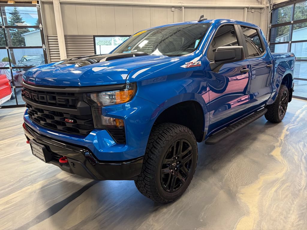 Used 2022 Chevrolet Silverado 1500 Custom Trail Boss w/ LPO, Dark Essentials Package AWD/4WD image 3