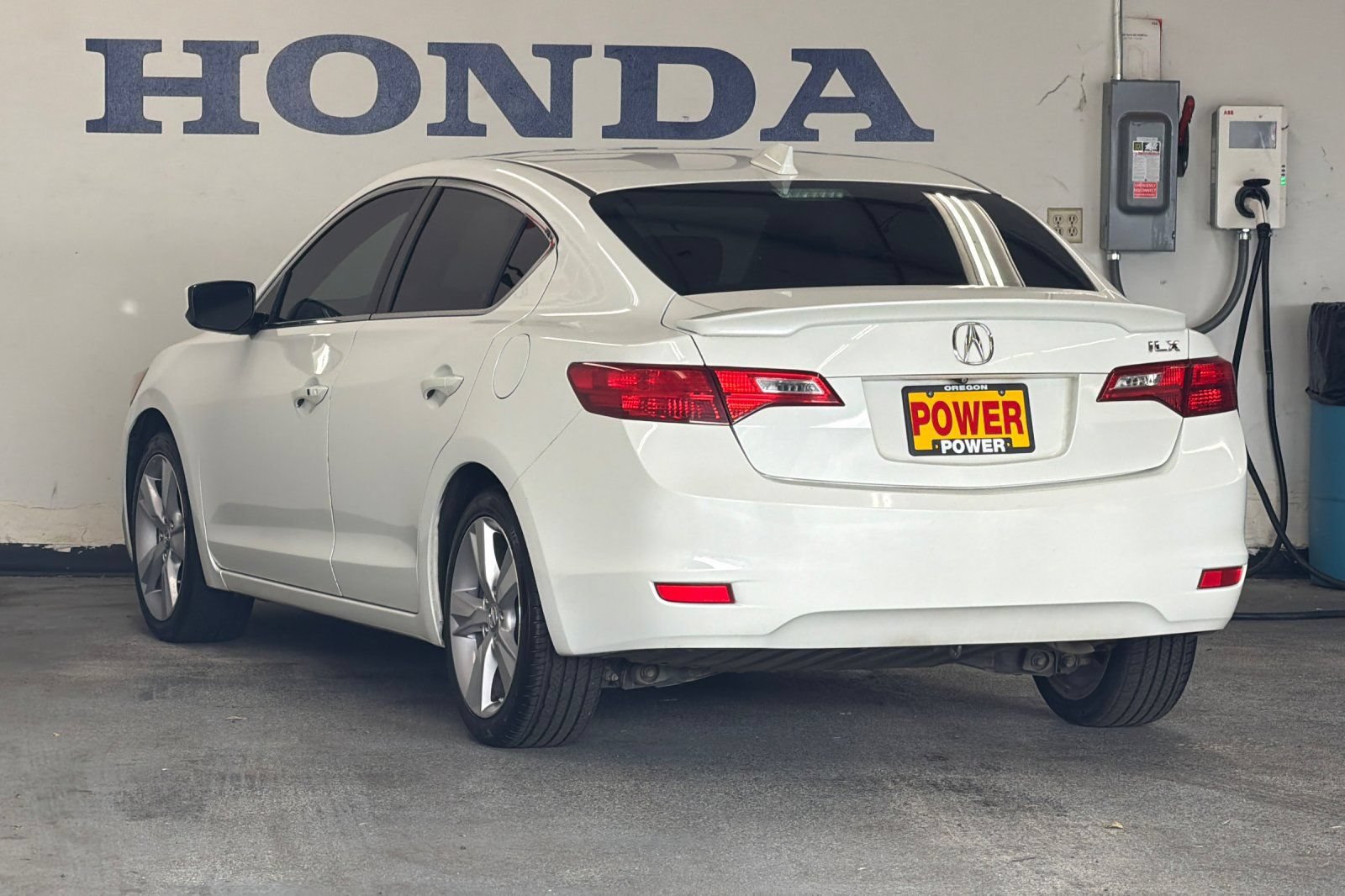 Used 2015 Acura ILX w/ Technology Package FWD image 5