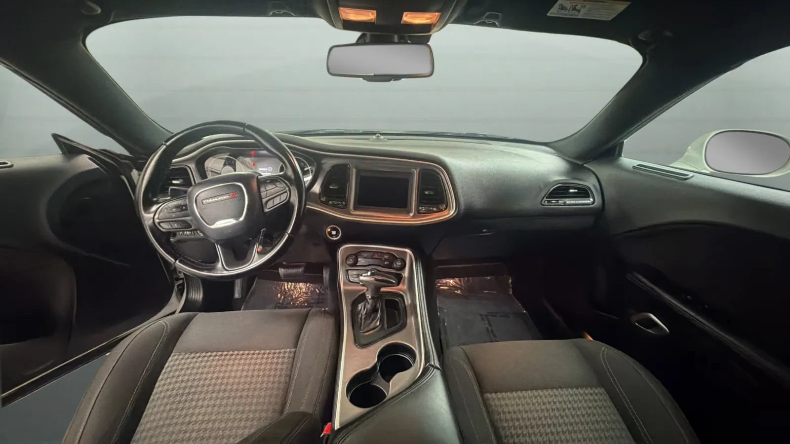 Used 2020 Dodge Challenger SXT RWD image 9