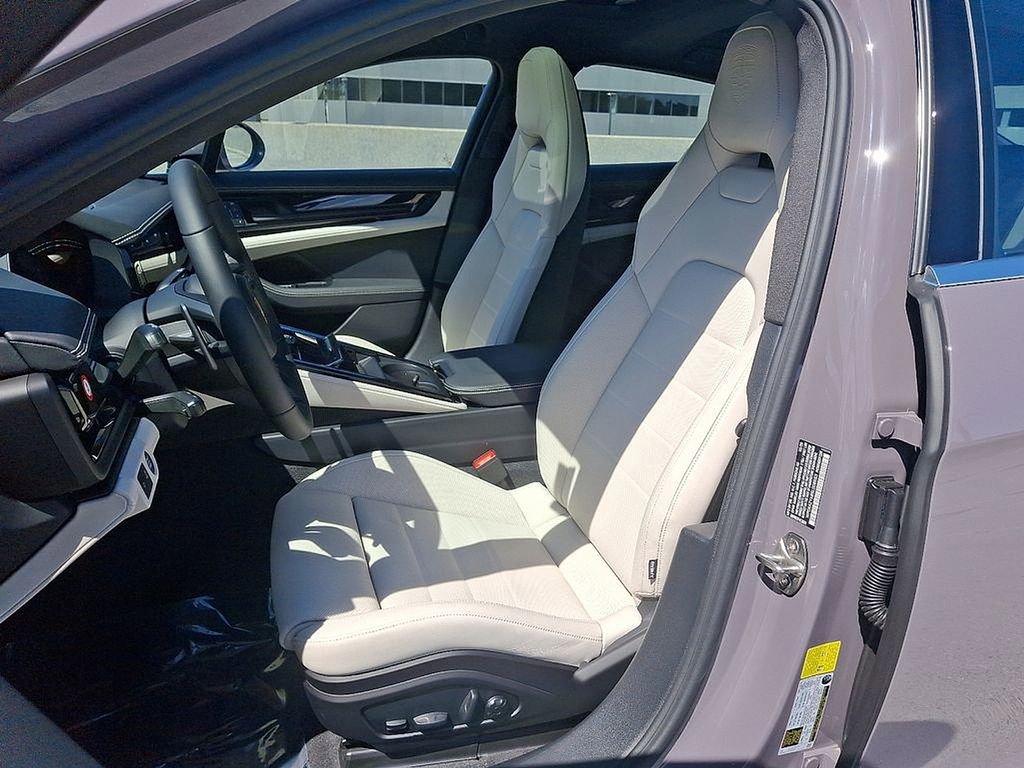 Used 2025 Porsche Panamera 4 image 5