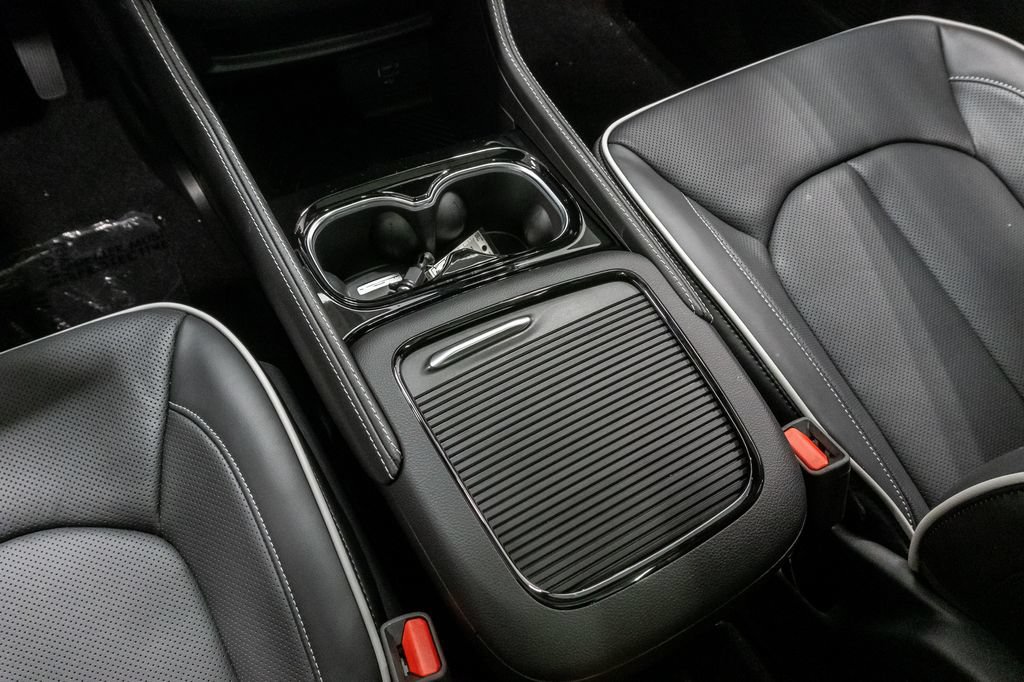 New 2027 Chrysler Pacifica Limited FWD image 23
