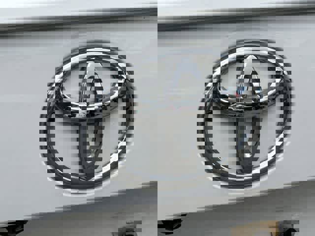 Used 2020 Toyota RAV4 XLE w/ Convenience Package image 27