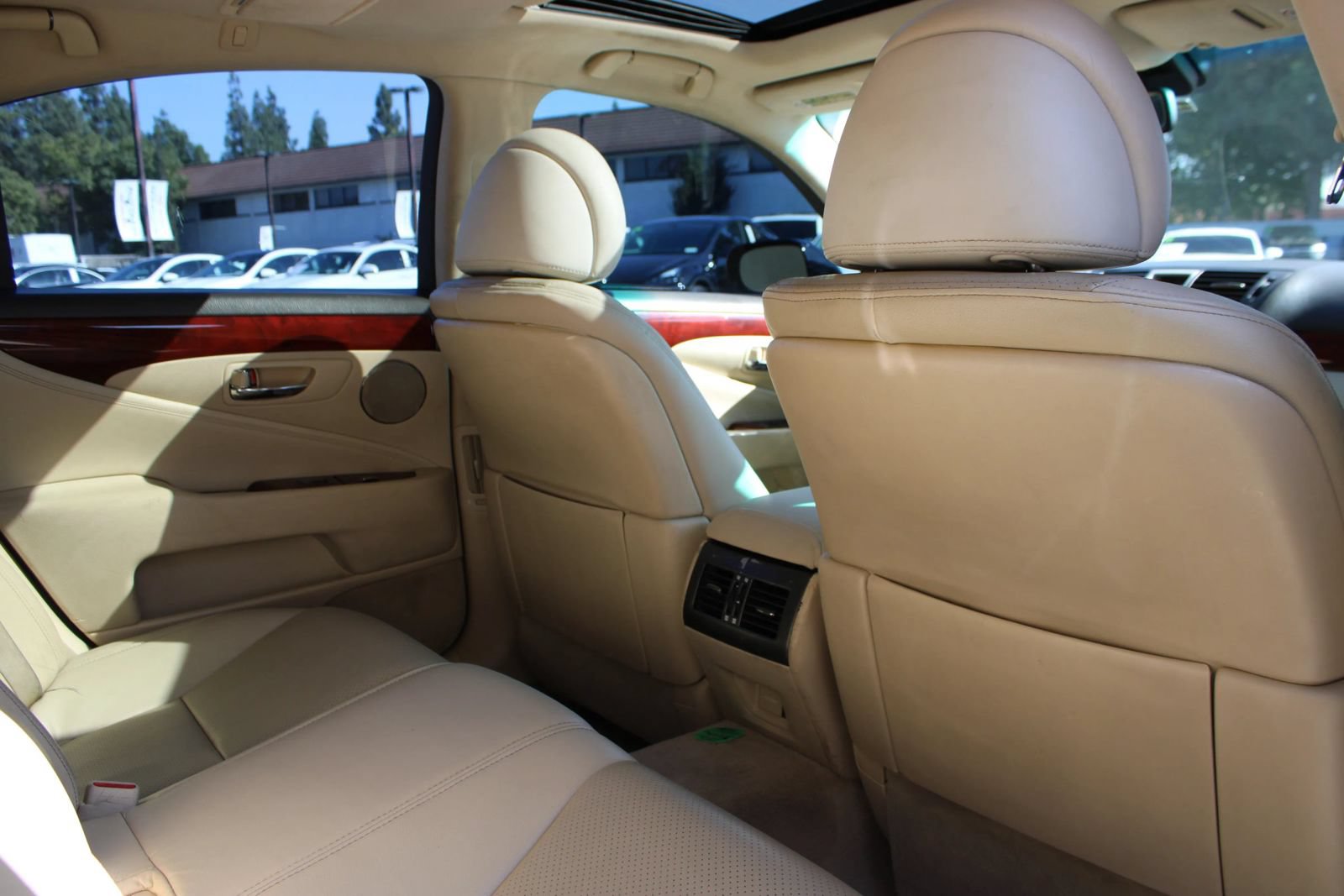 Used 2010 Lexus LS 460 RWD image 13